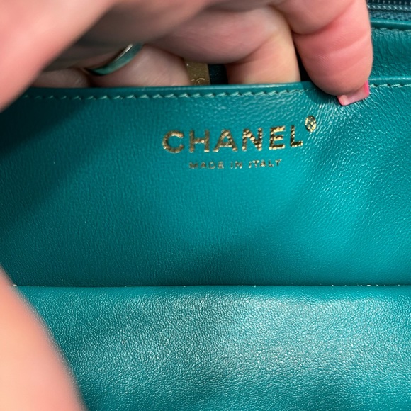 Back on the market Chanel Mini reissue - Picture 11 of 16